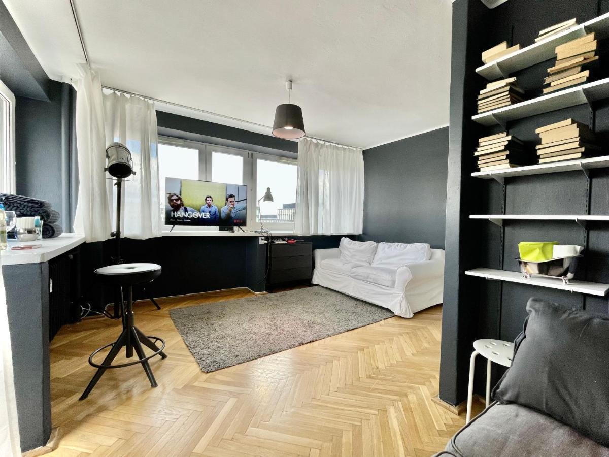 Super Silver 2Xmetro Parking Wifi 300 Mb/S Nowy Netflix Hbo Appletv Filharmonia Warsaw Exterior photo